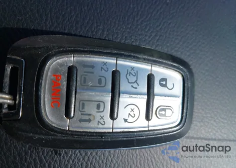 2018 Chrysler Pacifica Touring Plus z USA, uszkodzony, nr VIN 2C4RC1FGXJR260597